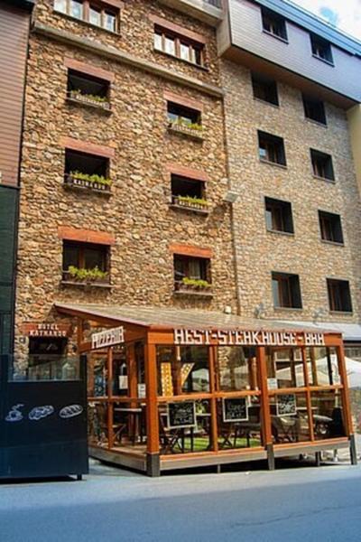 Hotel KATHMANDU - PANDA, Забронировать  Отели Пас-де-ла-Каса с парковкой, рядом с Горнолыжный подъемник ТСФ2 Колл Бланс, Парковка