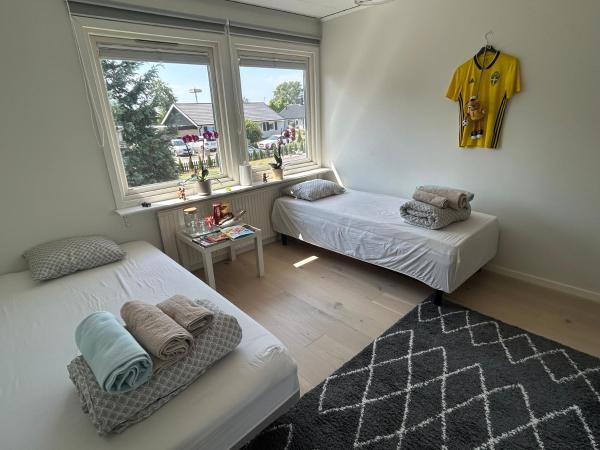 Två sovrum fyra sängar Koppla av med hela familjen i detta fridfulla boende, Забронировать  Кальмар Кальмар