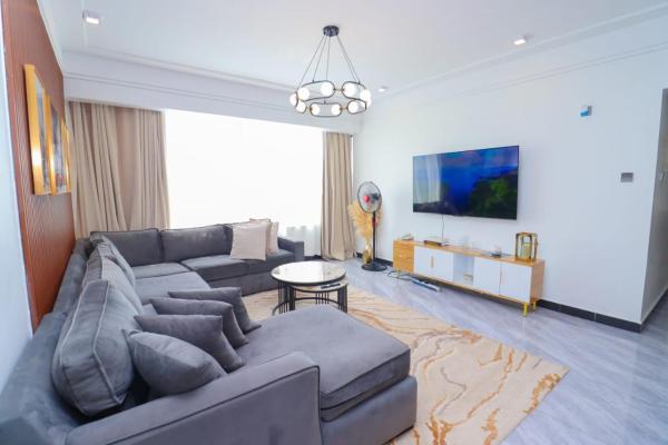 stunning one bedroom apartment with ample parking space swimming pool fully equipped gym and amazing city views, Забронировать Апартаменты/квартира Найроби Руанда, рядом с Adams Arcade Shopping Centre