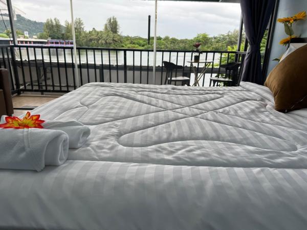 Riverside Hostel Phuket