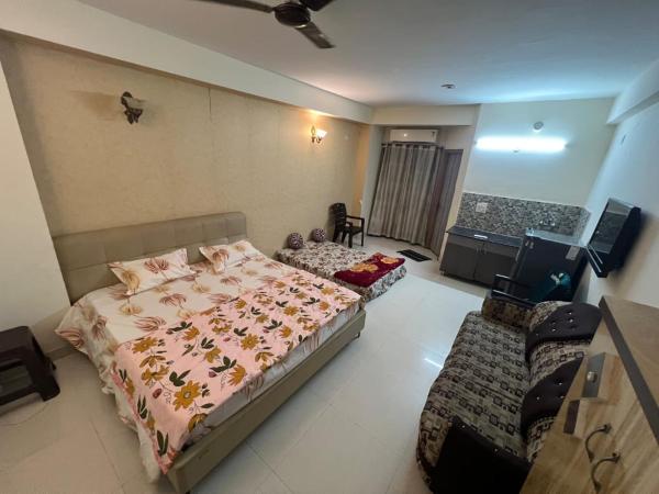 Radheshyam Home sty, Забронировать  Отели штата Уттар-Прадеша с бассейном, Бассейн
