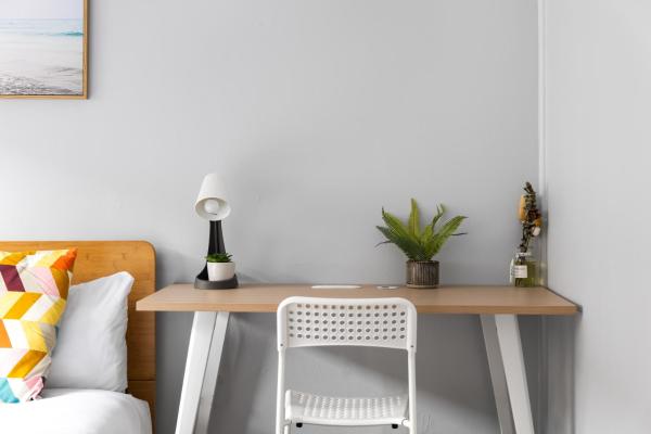 Budget Double Room in Belmore - Convenient Stay Near Shops - Shared Bathroom