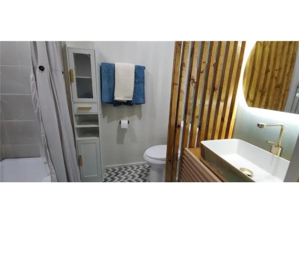 Modern smart oasis, 预订  霍姆斯戴德 宾夕法尼亚州