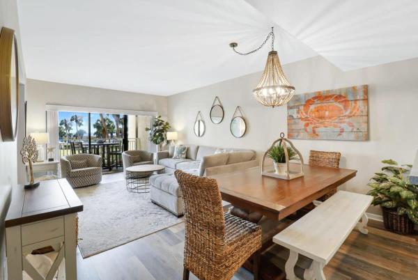 Sunkissed Ocean Facing Villa, Забронировать  Отели Lowcountry с бассейном, Бассейн
