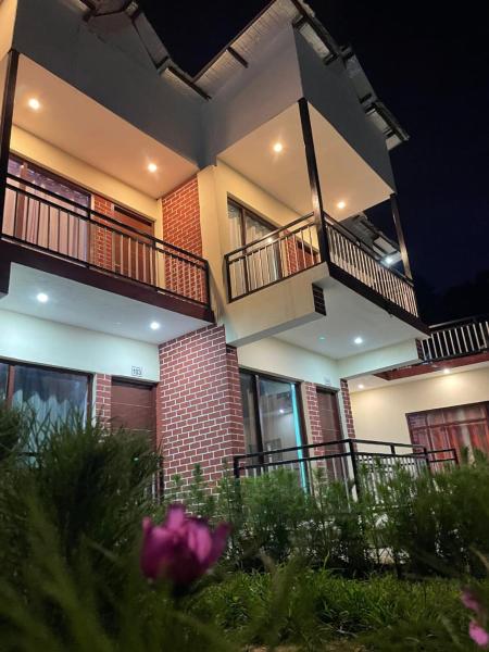 Mount Valley Martolia Resort, Забронировать  Джошимат штат Уттаракханд