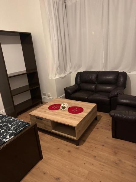 Downtown Delight 3, Забронировать  Отели Бирмингема с парковкой, Парковка