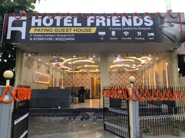 HOTEL FRIENDs, Забронировать  Отели штата Уттар-Прадеша с парковкой, Парковка