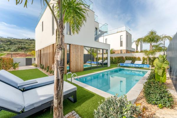 Villa Memorias by Algarve Holidays, Забронировать  Отели Páteo с бассейном, Бассейн