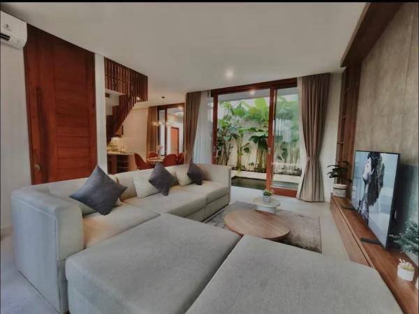 Villa Mirana, Забронировать  Отели провинции Бали с парковкой, Парковка