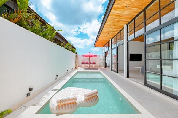 LA VIE Uluwatu - Deluxe 2 Bedroom Villa with Pool, Забронировать  Отели Улувату с парковкой, Парковка
