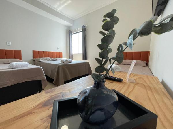 Hotel Carmelita, Забронировать  Апаресида штат Сан-Паулу, рядом с Обсерватория Божьей Матери Апаресиды