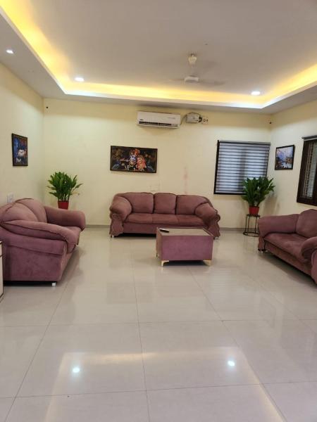BluePebble Villa Private Pool Retreat by Homeyhuts, Забронировать  Gundipet Hyderabad Region