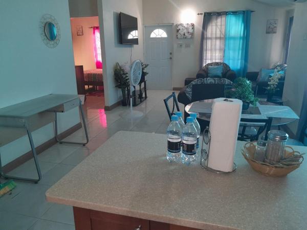 Dream stay at Premier\s in Montego West Village, Забронировать  Отели Окрестностей Монтего-Бей с парковкой, Парковка