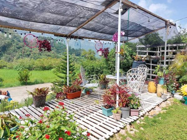 Hotel Chateau De Nazarene, Забронировать  Багио Cordillera Region