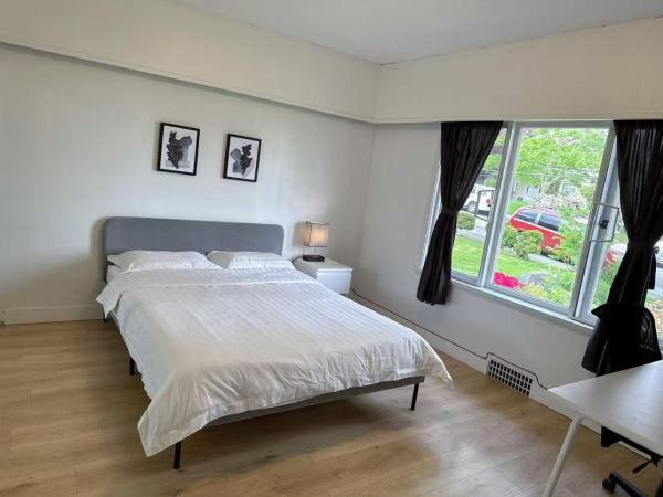 Vancouver Burnaby Villa 36, Забронировать  Отели Lower Mainland British Columbia с парковкой, Парковка