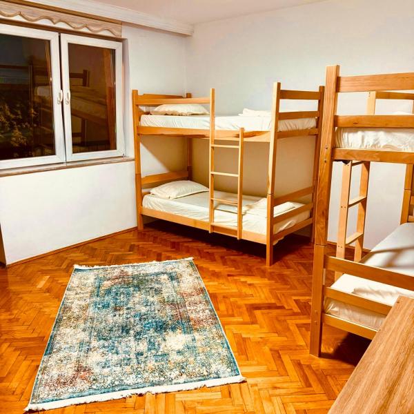 Center House Hostel v2, Забронировать  Приштина Pristina County, рядом с Magic Park Pristina