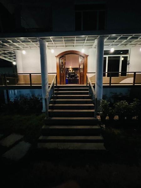 Crestwood Homestay, Забронировать  Отели штата Махараштры с парковкой, Парковка