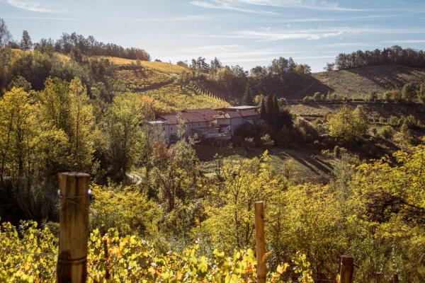 Borgo Isolabella - Wine & Vermouth Relais, Забронировать  Лоаццоло Пьемонт