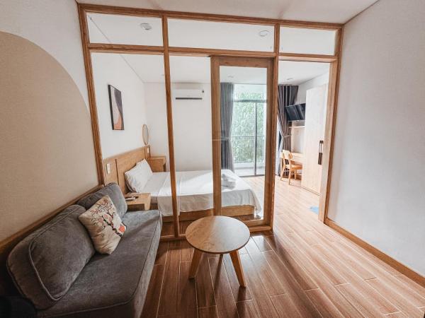 Carol Homestay & Apartment 5, Забронировать  Отели Дананга муниципалитета с парковкой, рядом с My An Beach, Парковка
