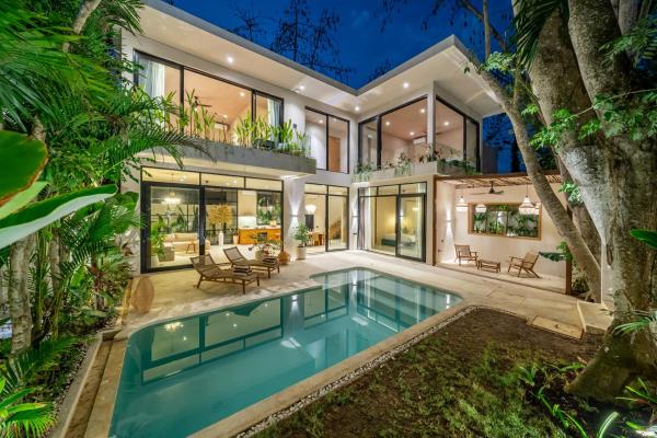 FeeelsV2 - Dreamy Villa with Private Pool, Забронировать  Отели Улувату с парковкой, Парковка