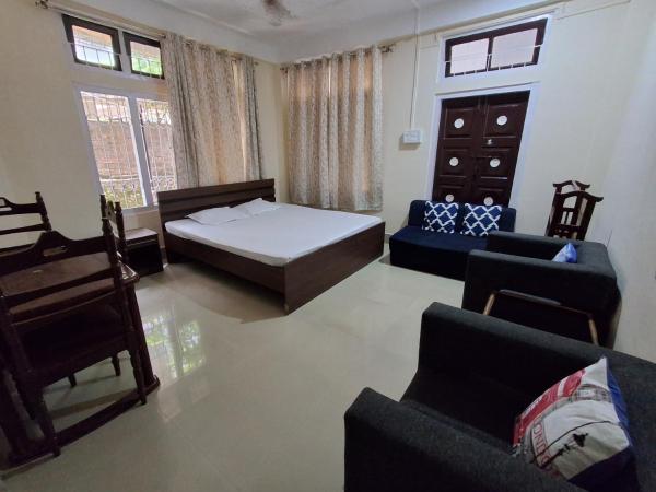 Dorika Homestay, Guwahati, Забронировать  Отели Гувахати с парковкой, рядом с Международное общество сознания Кришны в Гувахати, Парковка