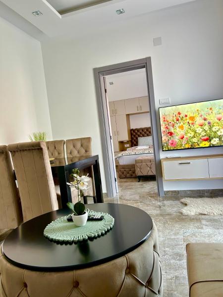 L apartmani, Забронировать  Отели Сокобаня с парковкой, Парковка
