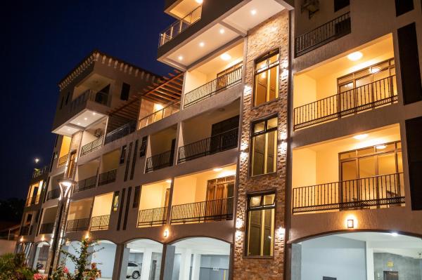 Arise Apartments, Забронировать  Отели Кампала с парковкой, рядом с Uganda Golf Club, Парковка