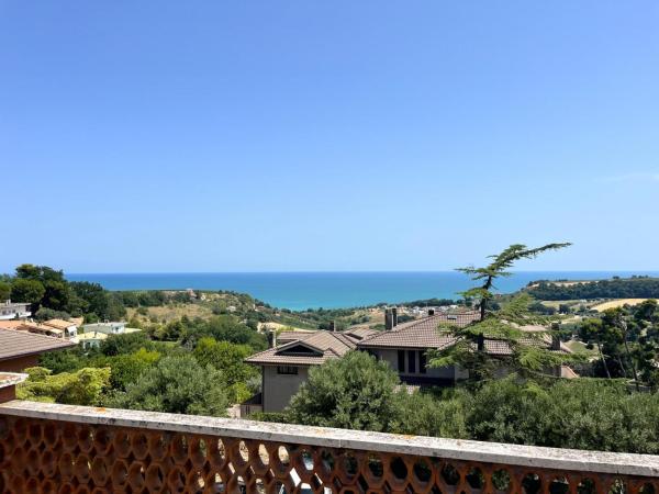 5 Ragazze, Забронировать  Кампофилоне Марке