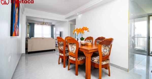 Smart elegant three bedroom apartment with fully equipped gym child play area proximity to shopping malls and great breathtaking city views, Забронировать Апартаменты/квартира Найроби Руанда, рядом с Adams Arcade Shopping Centre