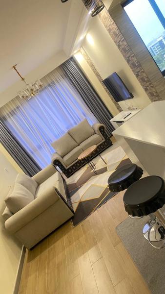 stunning one bedroom apartment with heated swimming pool fully equipped gym ample parking space and relaxing rooftop with breathtaking views, Забронировать  Отели Найроби с парковкой, рядом с Nairobi Arboretum, Парковка