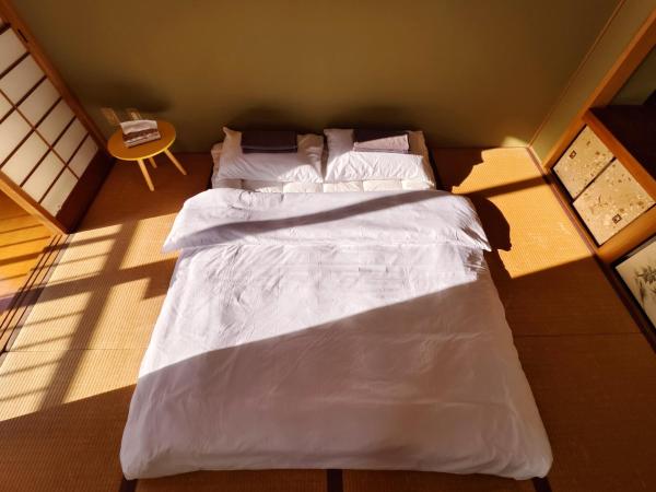 Shinsaibashi Vacation Stay! 3 mins to CS - X Project Rentals, Забронировать  Отели Осаки с парковкой, рядом с Namba Shrine, Парковка