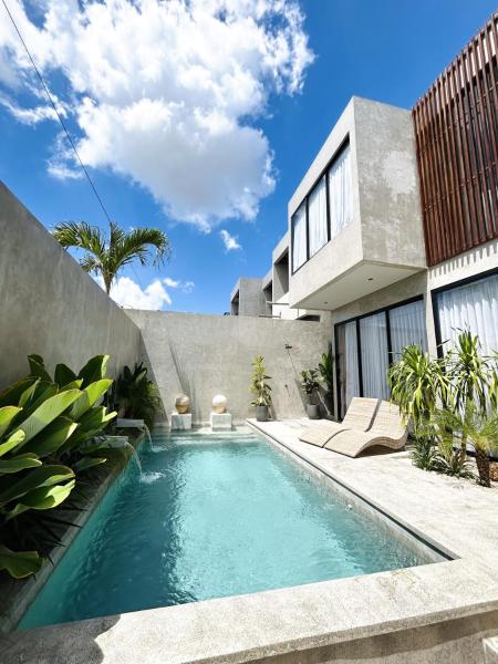 2BR Private Pool Villa in Pererenan with Workspace, 5 minutes Ride to the Beach, Walk to Surya Gym, Забронировать  Отели Мунгу с бассейном, Бассейн
