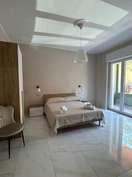 Zara House, Забронировать Отель «постель и завтрак» Салерно Кампания, рядом с Salerno Courthouse