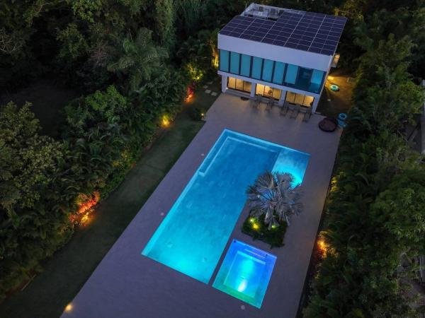 Ritz Carlton-Dorado Beach 3BR 3BA Luxury Villa, Забронировать  Отели Дорадо с парковкой, Парковка