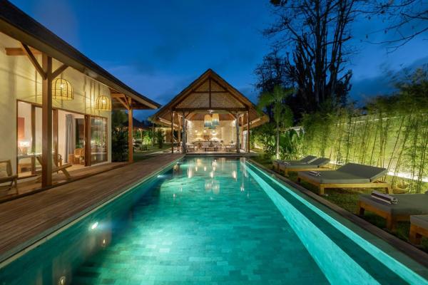 Villa Pantai - A heaven of serenity in the heart of Bingin, Забронировать  Отели Улувату с парковкой, Парковка