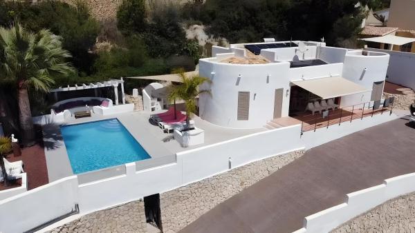 Beautiful Ibiza Style Villa Moraira, Забронировать  Теулада Коста-Бланка