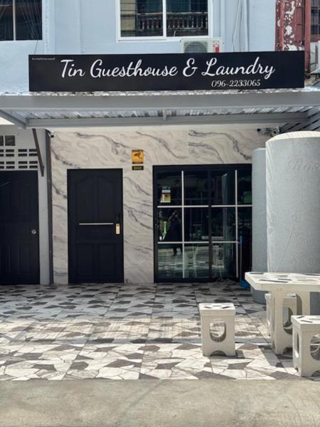 Tin Guest House & Laundry, Забронировать  Джомтьен-Бич 
