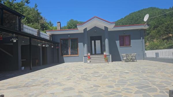 Guesthouse Te Lala, Забронировать  Laç Lezhë County