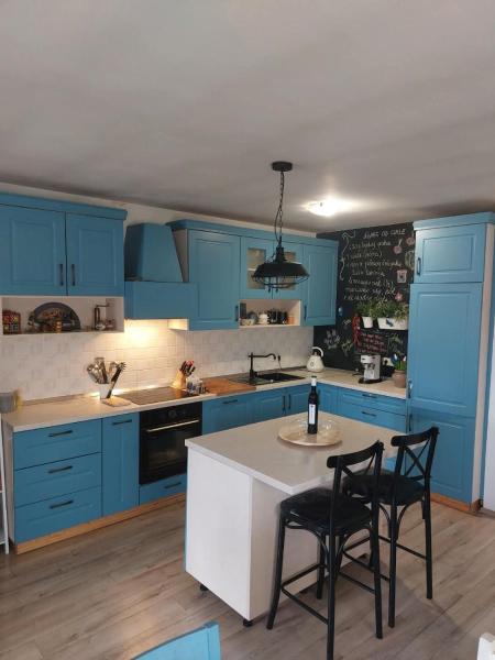Apartmani Jelena, Забронировать  Отели Приморско-Горанской жупания с парковкой, Парковка