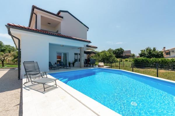 Villa Renči, Забронировать  Буе 