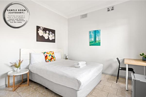 Peaceful Stay in Lidcombe - Double Room on a Quiet Street - Shared Bathroom, Забронировать  Отели Sydney Region с парковкой, Парковка