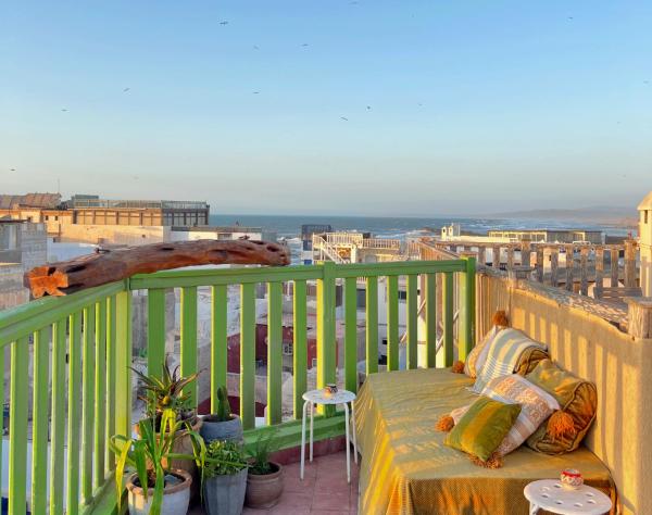Nasma Guesthouse - Private & Cozy Apartaments, Забронировать  Отели Марракеш-Тенсифт-Эль-Хауз с парковкой, Парковка