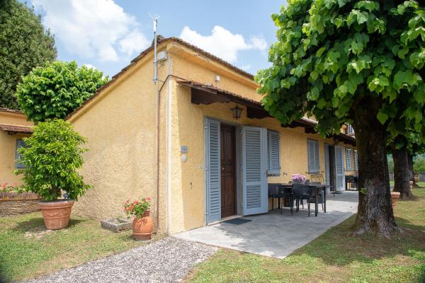 Le Casine Lazzareschi, Забронировать  Отели Капаннори с бассейном, рядом с Villa Torrigiani, Бассейн