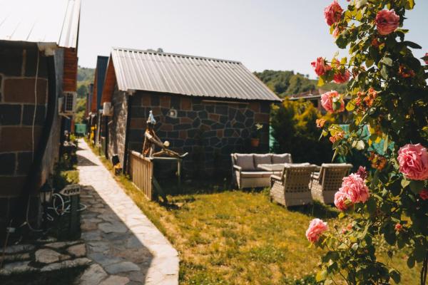 Yeşil Cennet Tatil Köyü, Забронировать  Отели Пазар с парковкой, Парковка