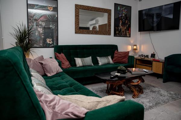 Studio \98 Apartments broj 31, Забронировать  Отели Сисак с парковкой, Парковка