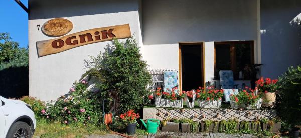 Ognik Pokoje, Забронировать  Отели Лёндек-Здруй с парковкой, Парковка
