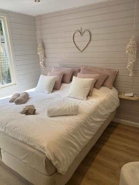 Zandvoort Boutique Apartments, Забронировать  Отели Zuid-Kennemerland с парковкой, Парковка