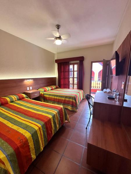 Hotel Posada del Rosario, Забронировать  Отели Оахака-де-Хуарес с парковкой, рядом с Центр Оахака-де-Хуарес, Парковка