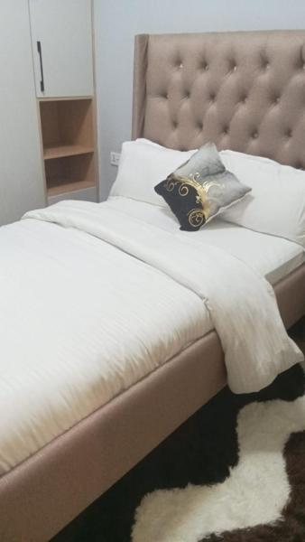 Executive living two bedroom apartment with fully equipped gym swimming pool children playing ground and amazing scenic city views, Забронировать Апартаменты/квартира Найроби Руанда, рядом с Adams Arcade Shopping Centre