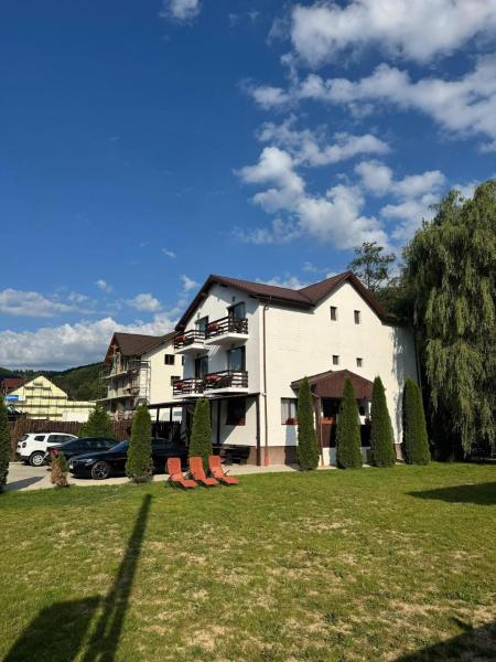 Elitegasthaus Moieciu 2 cazare Bran, Забронировать  Отели Моечу-де-Жос с парковкой, Парковка